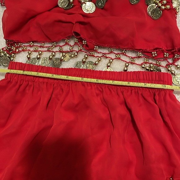 Belly dancing costume belah in red with gold accents - Picture 6 of 9
